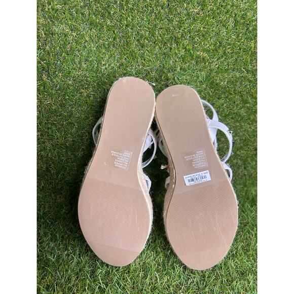 Torrid‎ White Studded Gladiator Platform Sandal 8WW NWOT - Picture 8 of 13